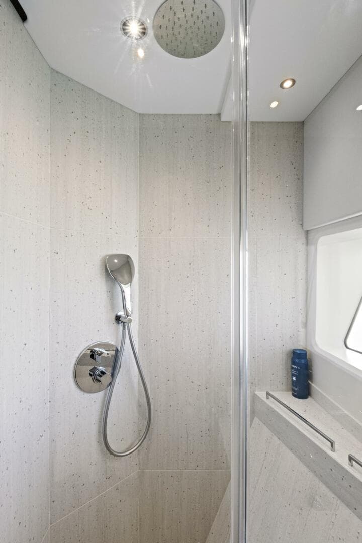 2024 Sunseeker 76 Yacht