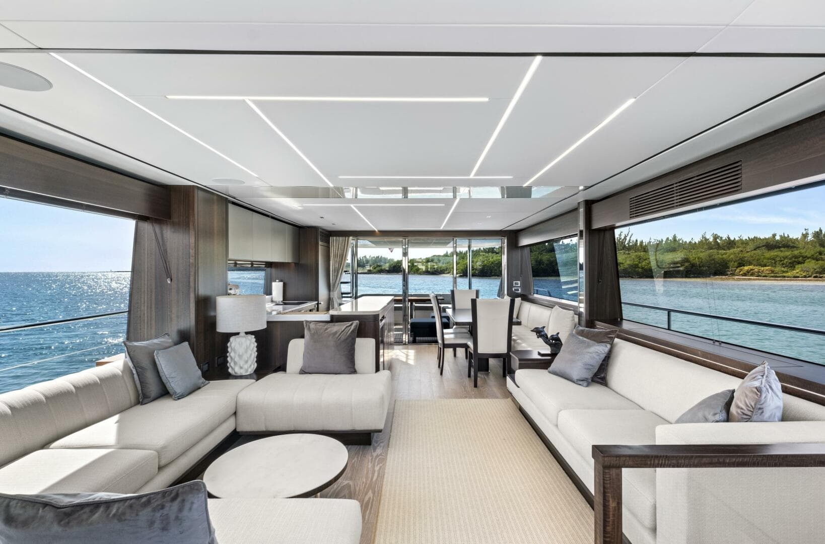 2024 Sunseeker 76 Yacht