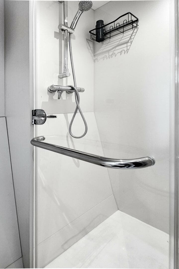 2024 Sunseeker 76 Yacht