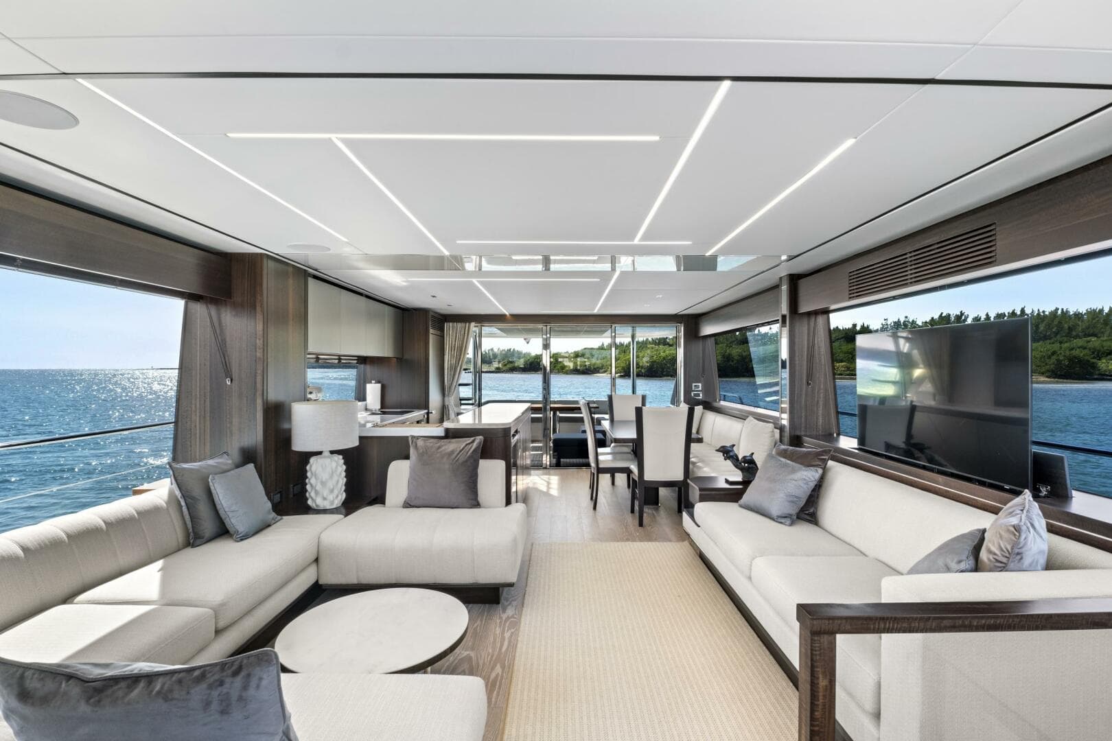 2024 Sunseeker 76 Yacht