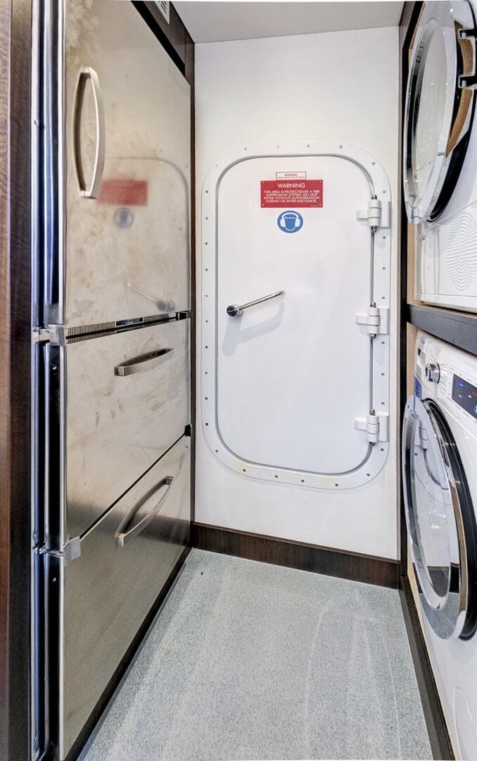 2024 Sunseeker 76 Yacht