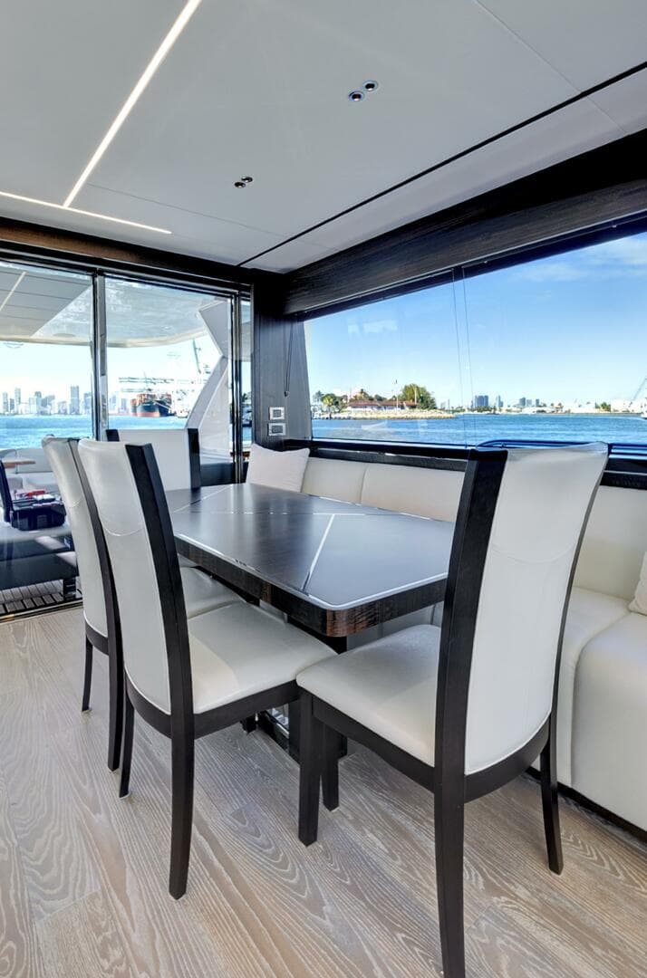 2024 Sunseeker 76 Yacht