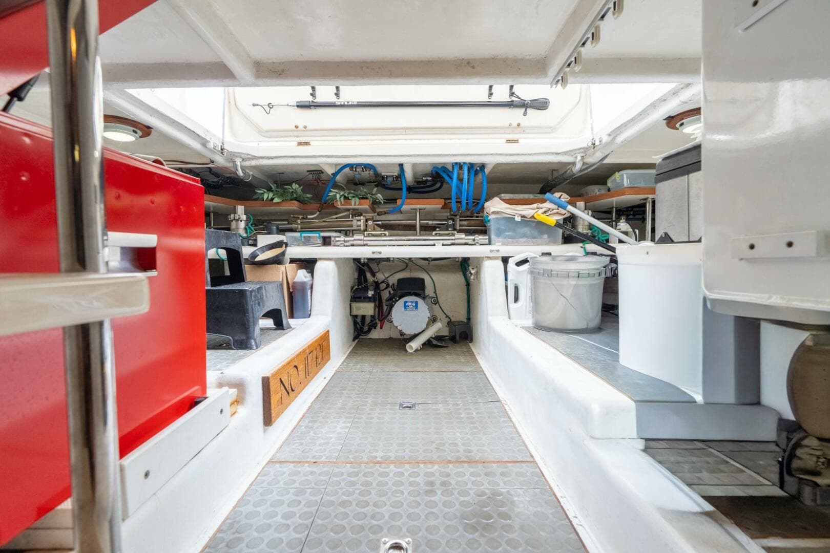 2005 Offshore Yachts Pilothouse