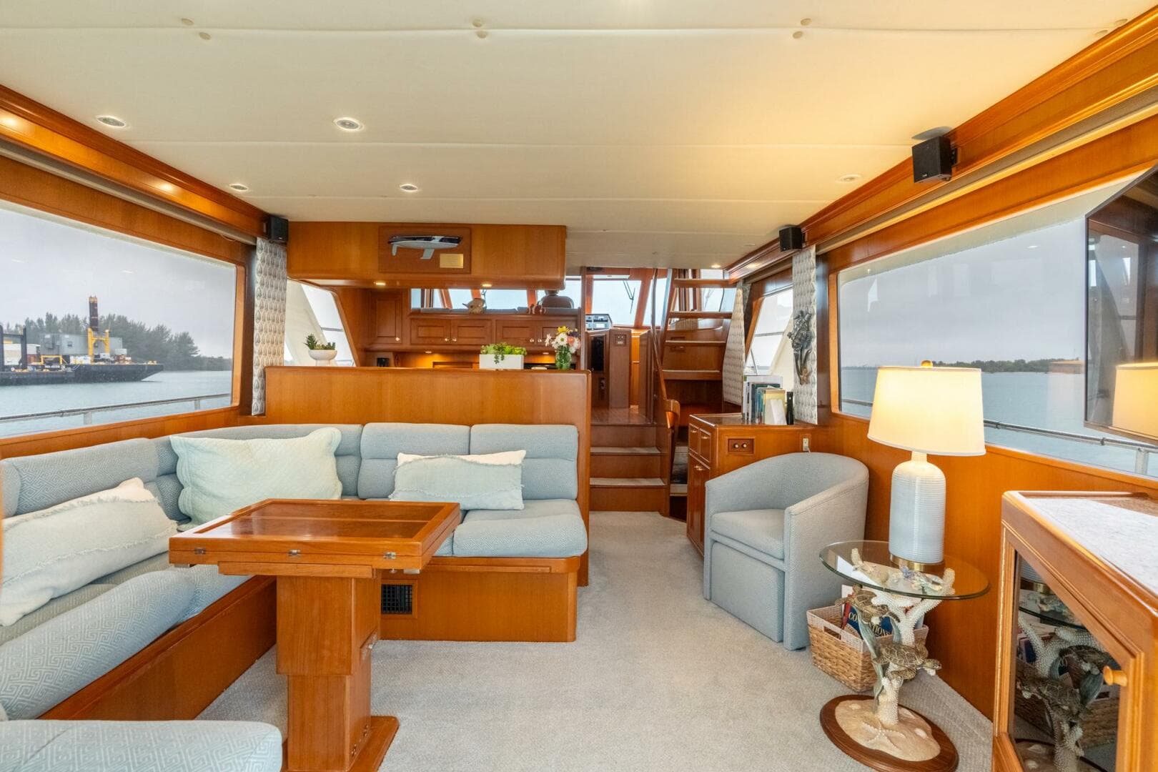 2005 Offshore Yachts Pilothouse