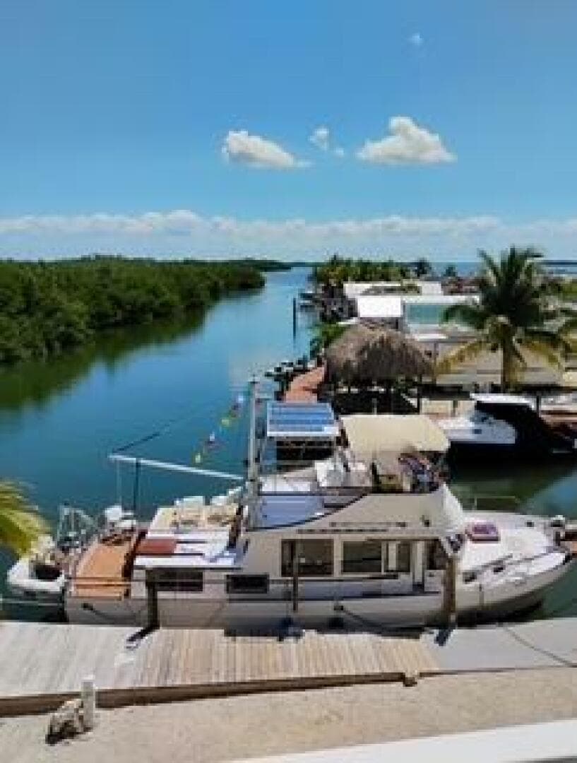 1977 Marine Trader 40 Double Cabin