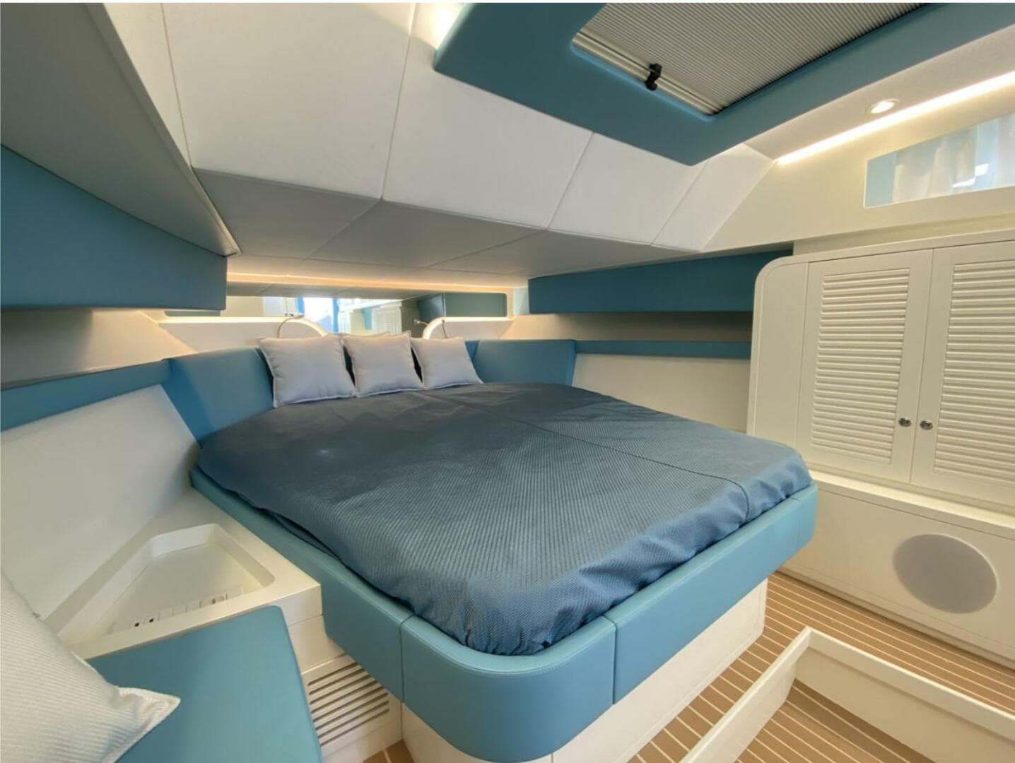 2027 Canados Gladiator 431 Walk-around