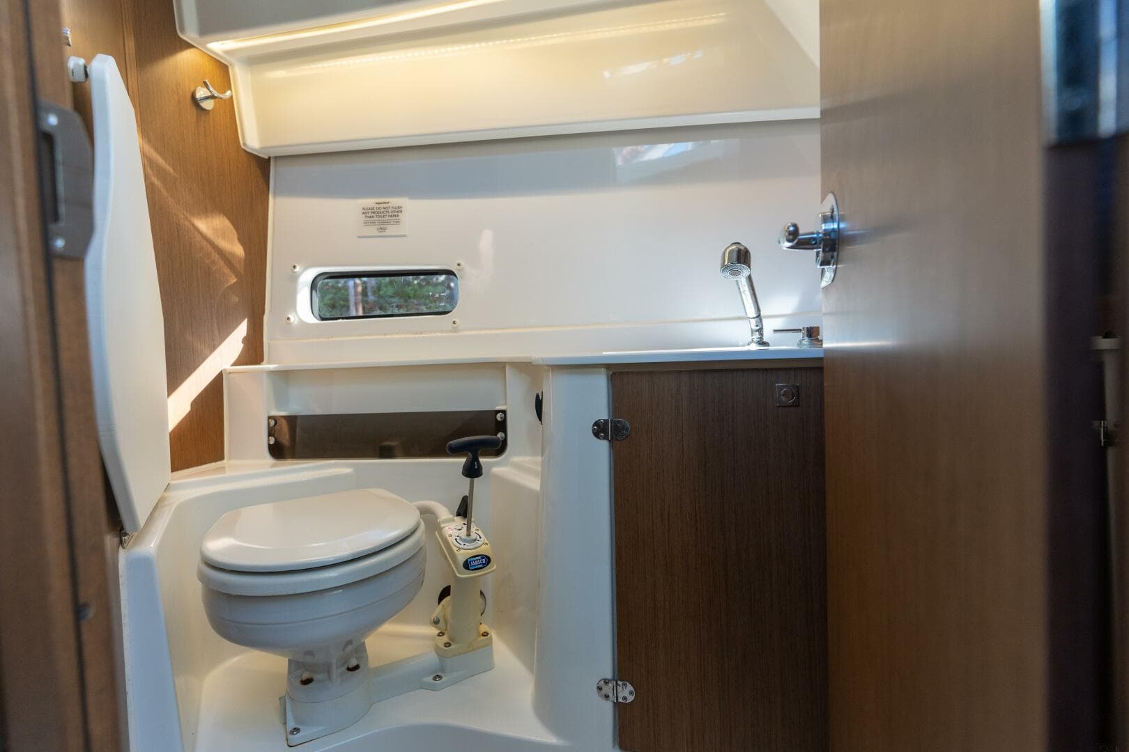 2021 Beneteau Antares 9