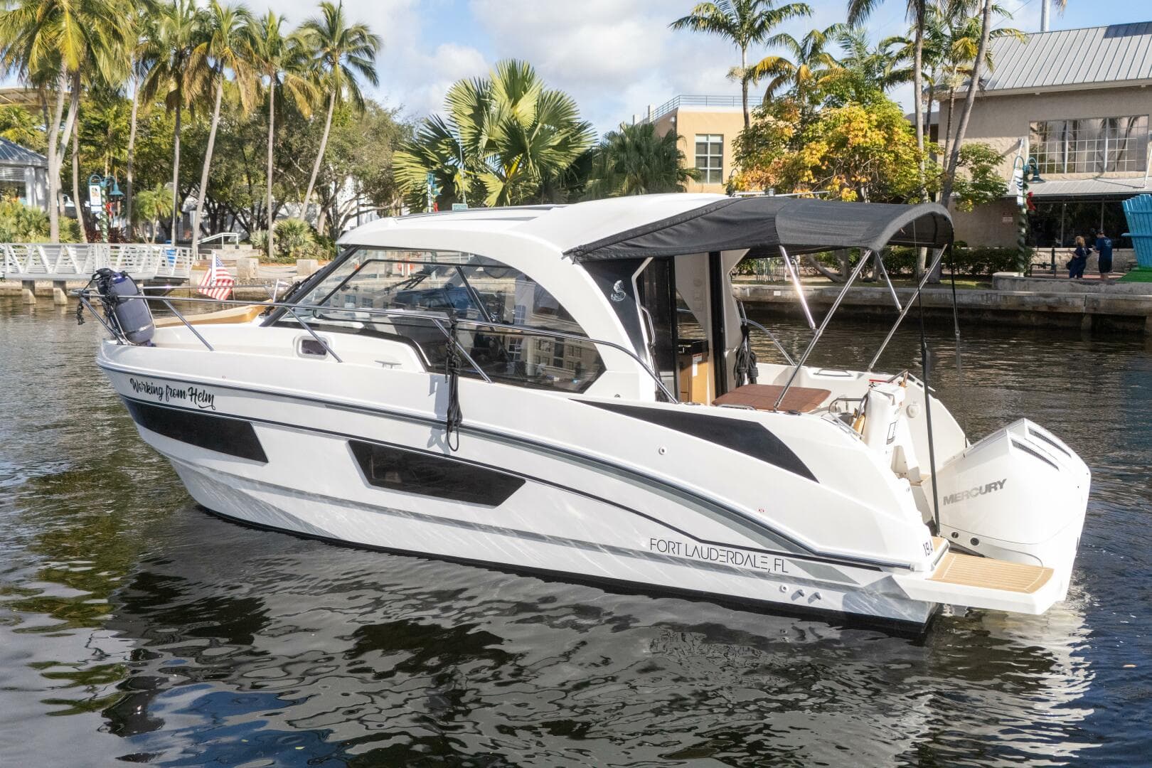 2021 Beneteau Antares 9