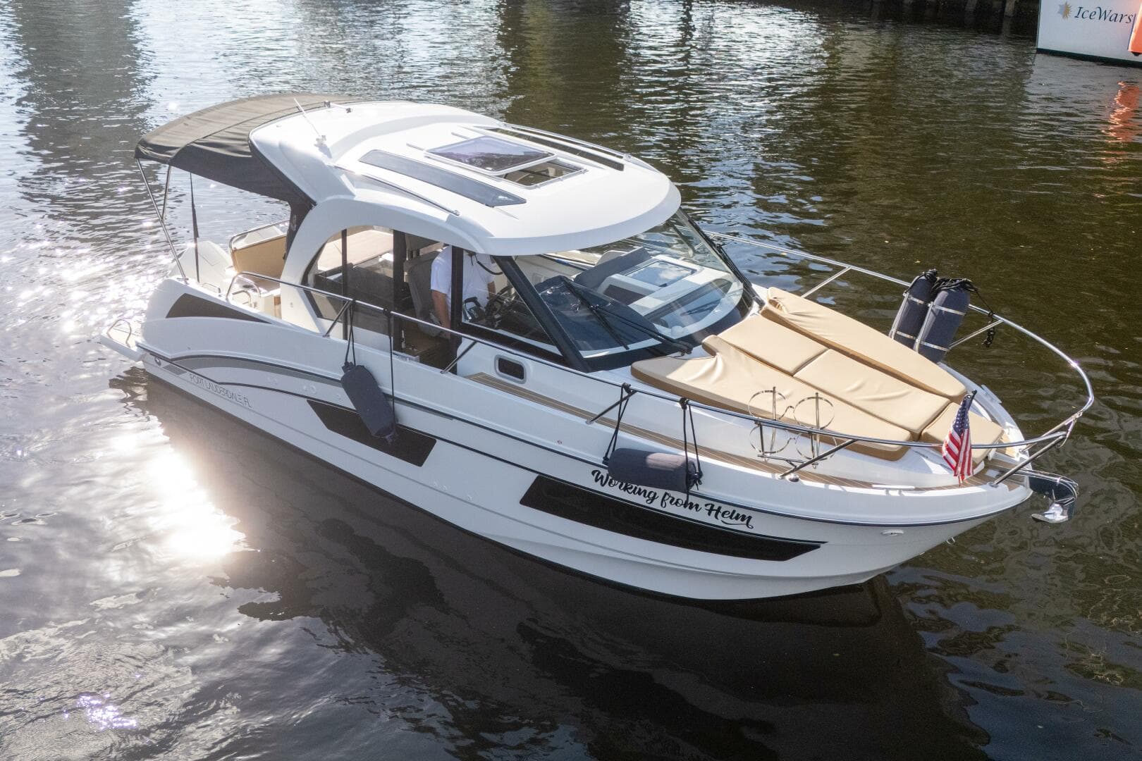 2021 Beneteau Antares 9