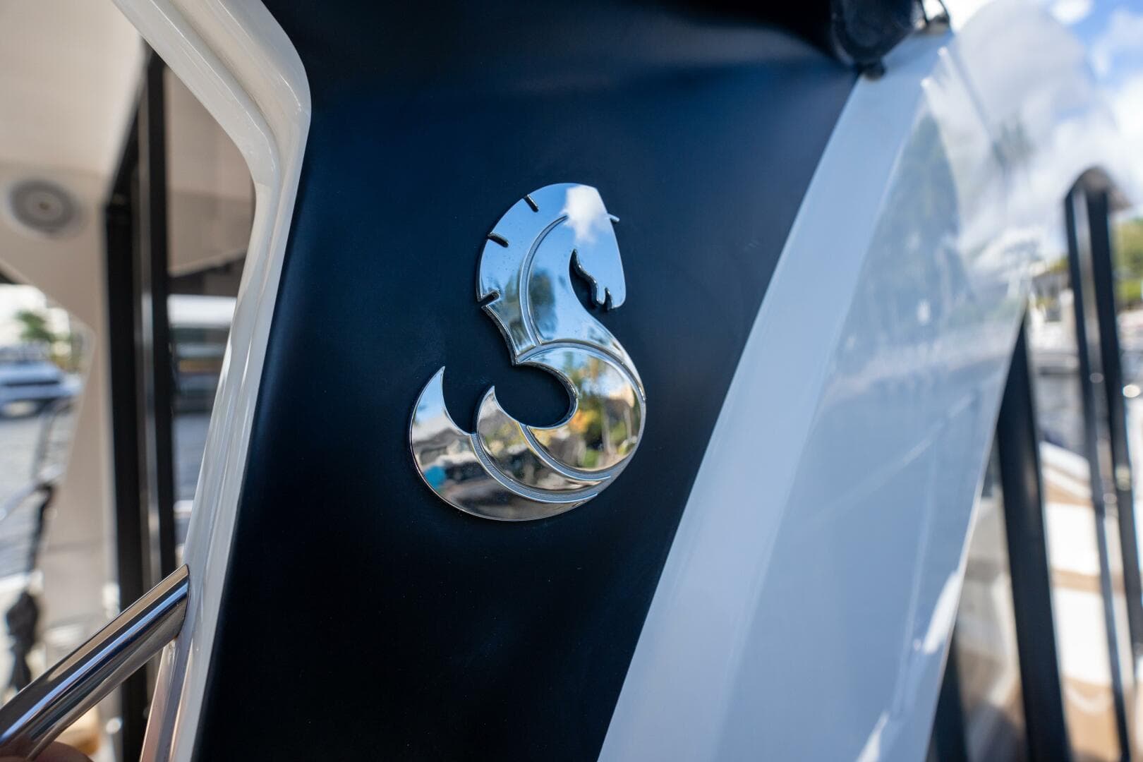 2021 Beneteau Antares 9