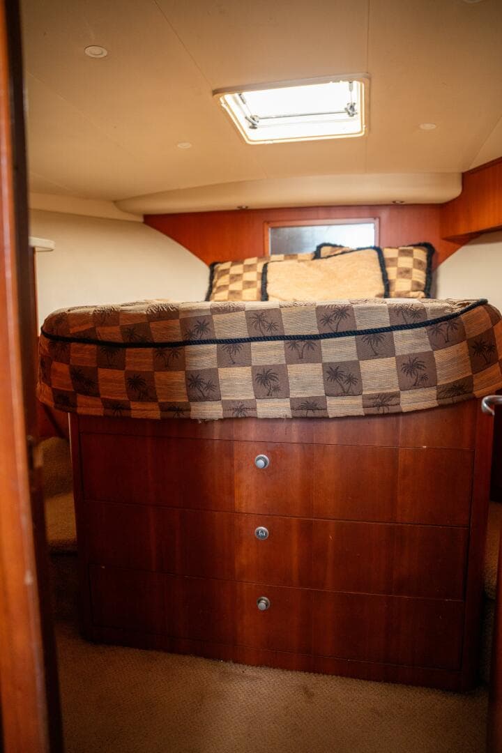 2004 Luhrs 36 Convertible