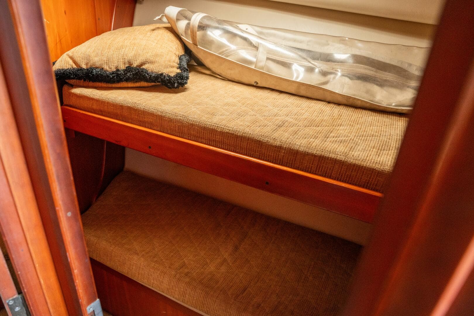 2004 Luhrs 36 Convertible