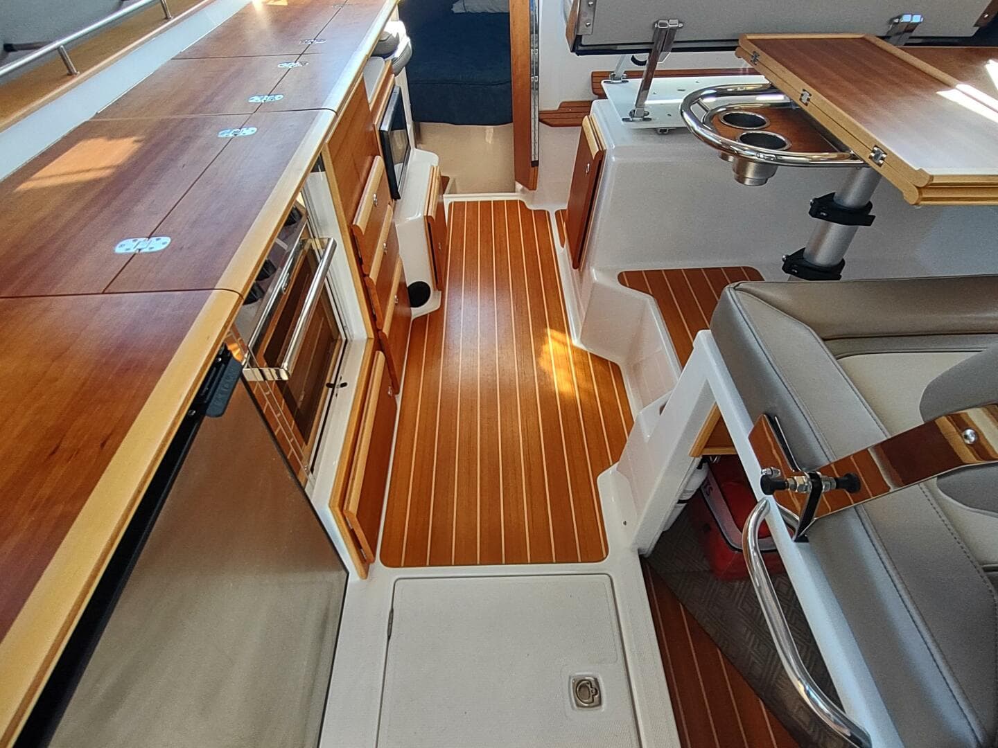 2020 Cutwater C-32 Coupe