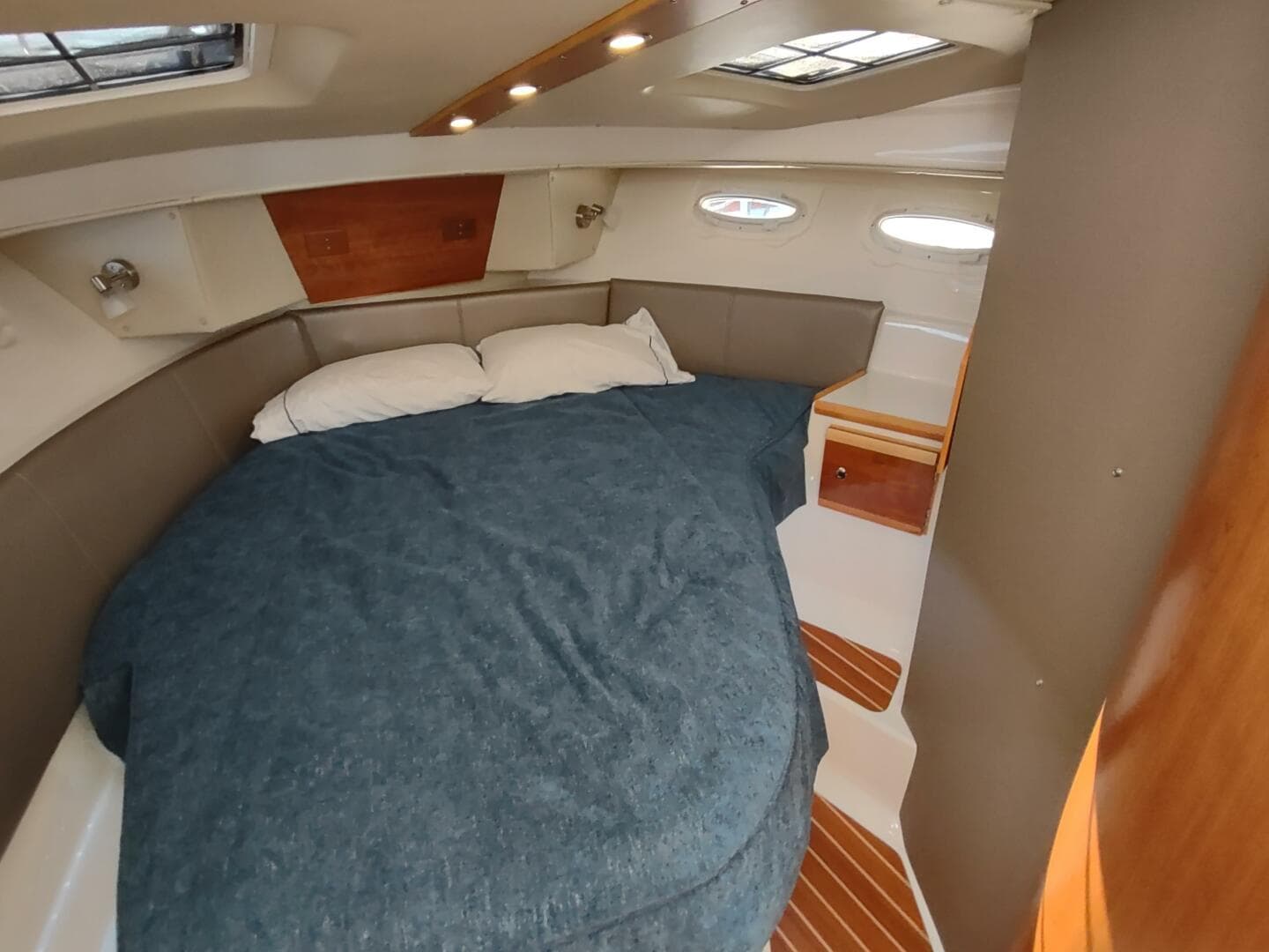 2020 Cutwater C-32 Coupe