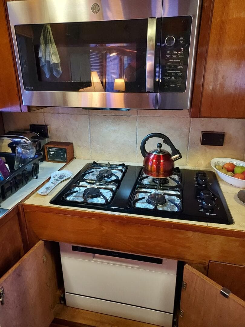 1982 DeFever 52 Offshore Cruiser