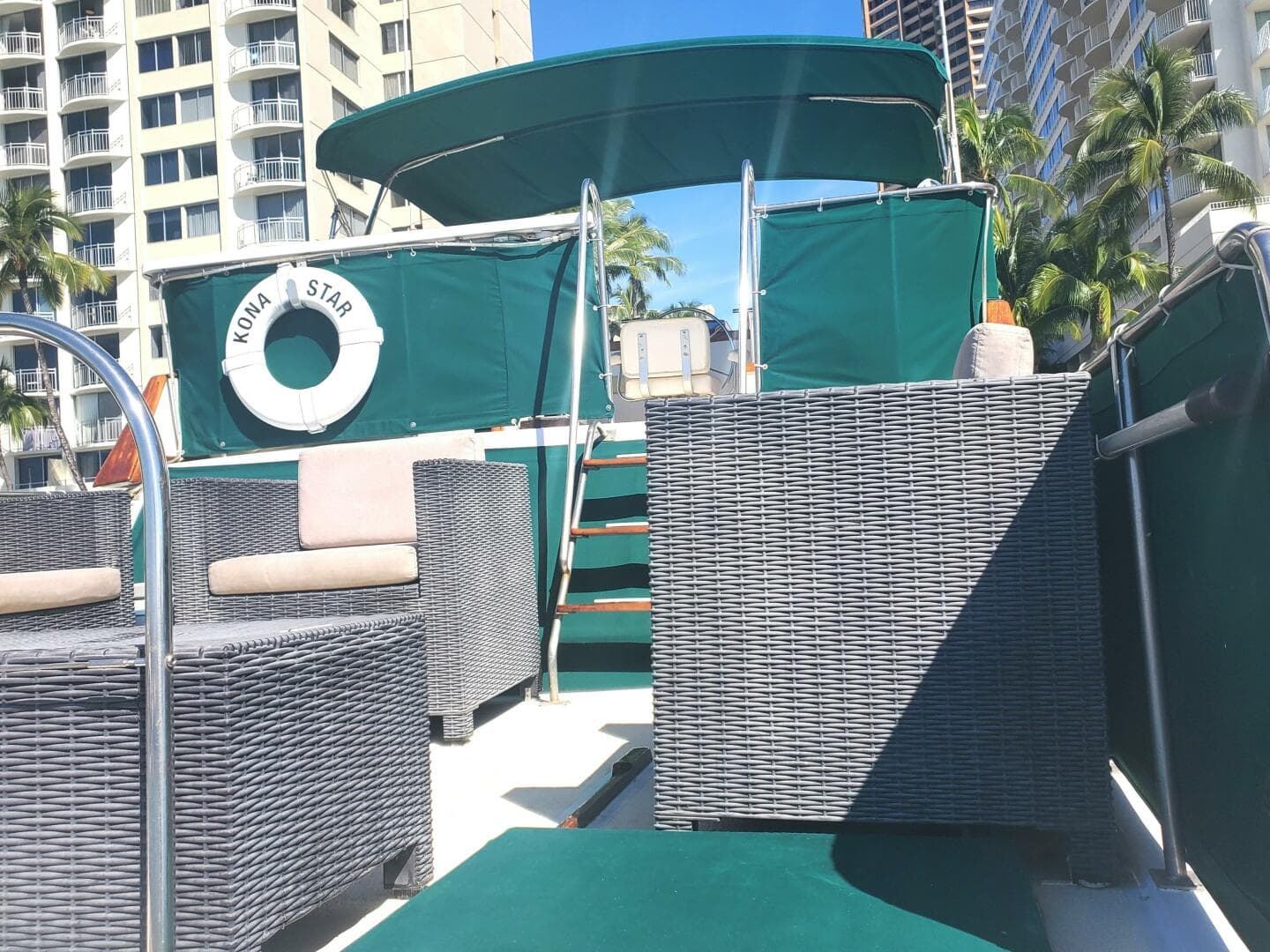 1981 CHB SEDAN-AFT CABIN