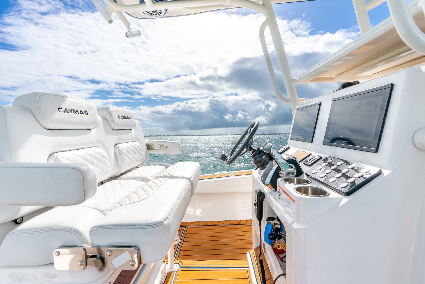 2024 Caymas 281 HB