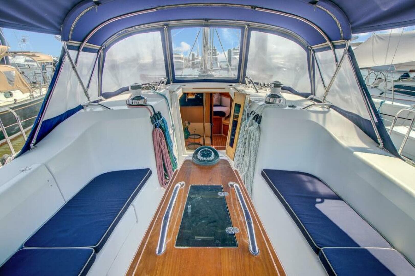 2011 Catalina 445