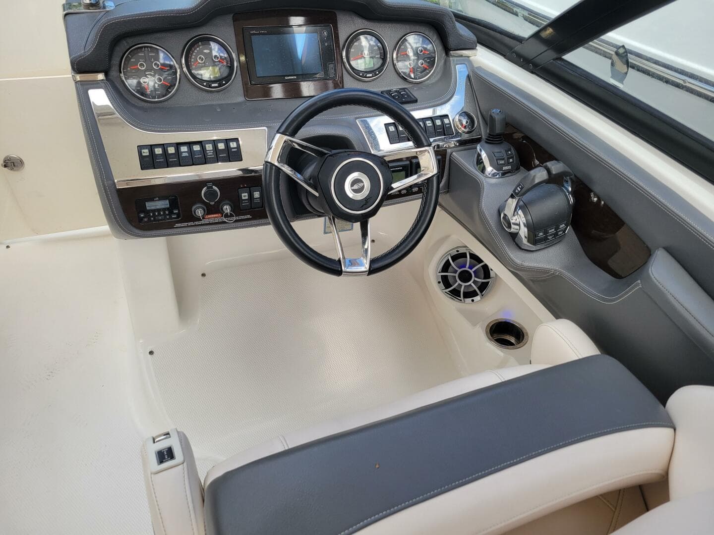 2017 Chaparral 307 SSX