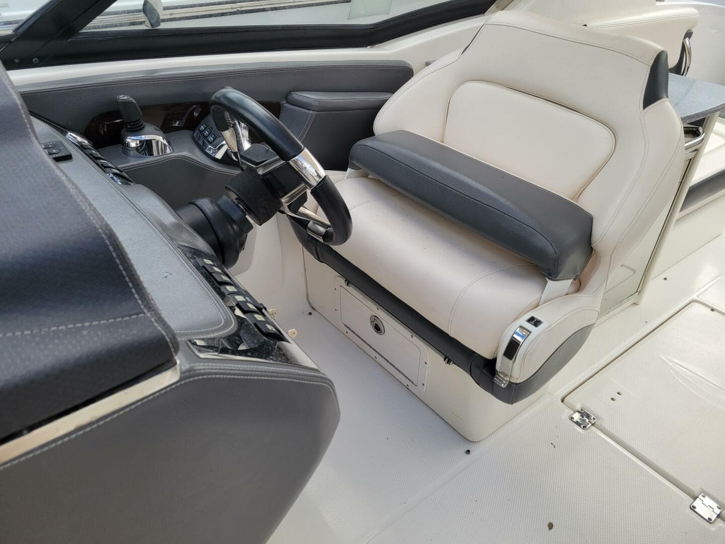 2017 Chaparral 307 SSX