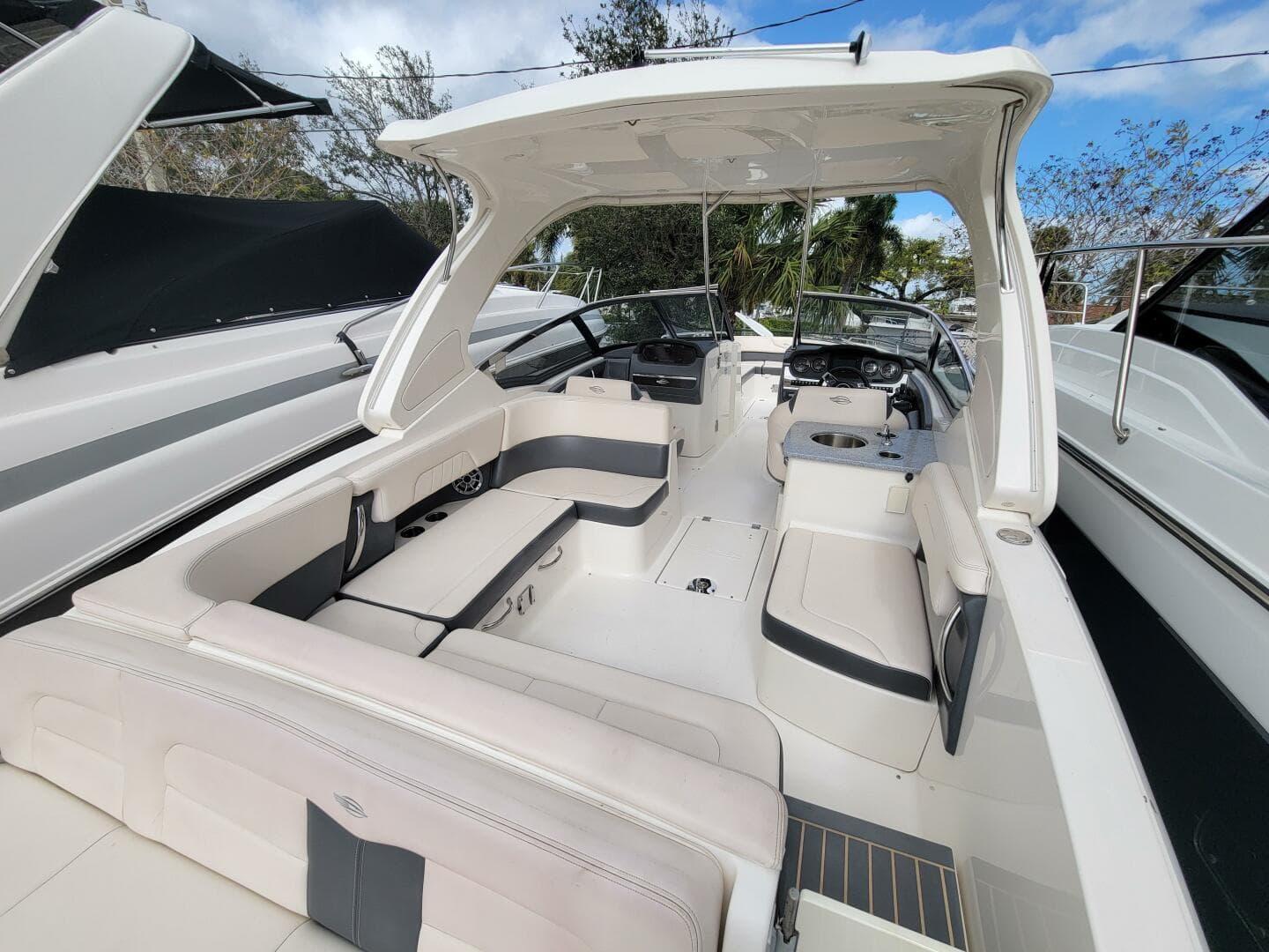 2017 Chaparral 307 SSX