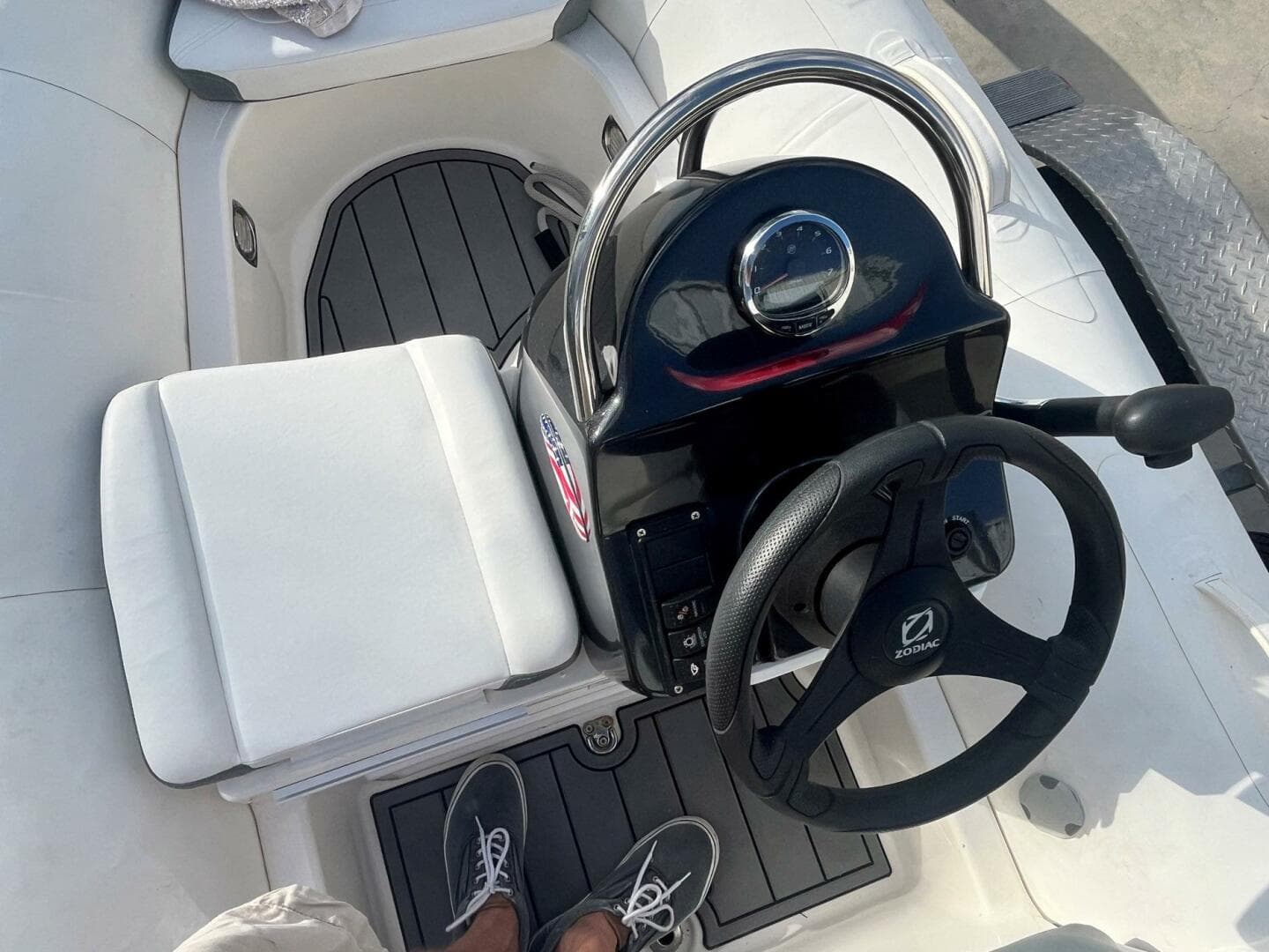 2024 Zodiac Yachtline 360