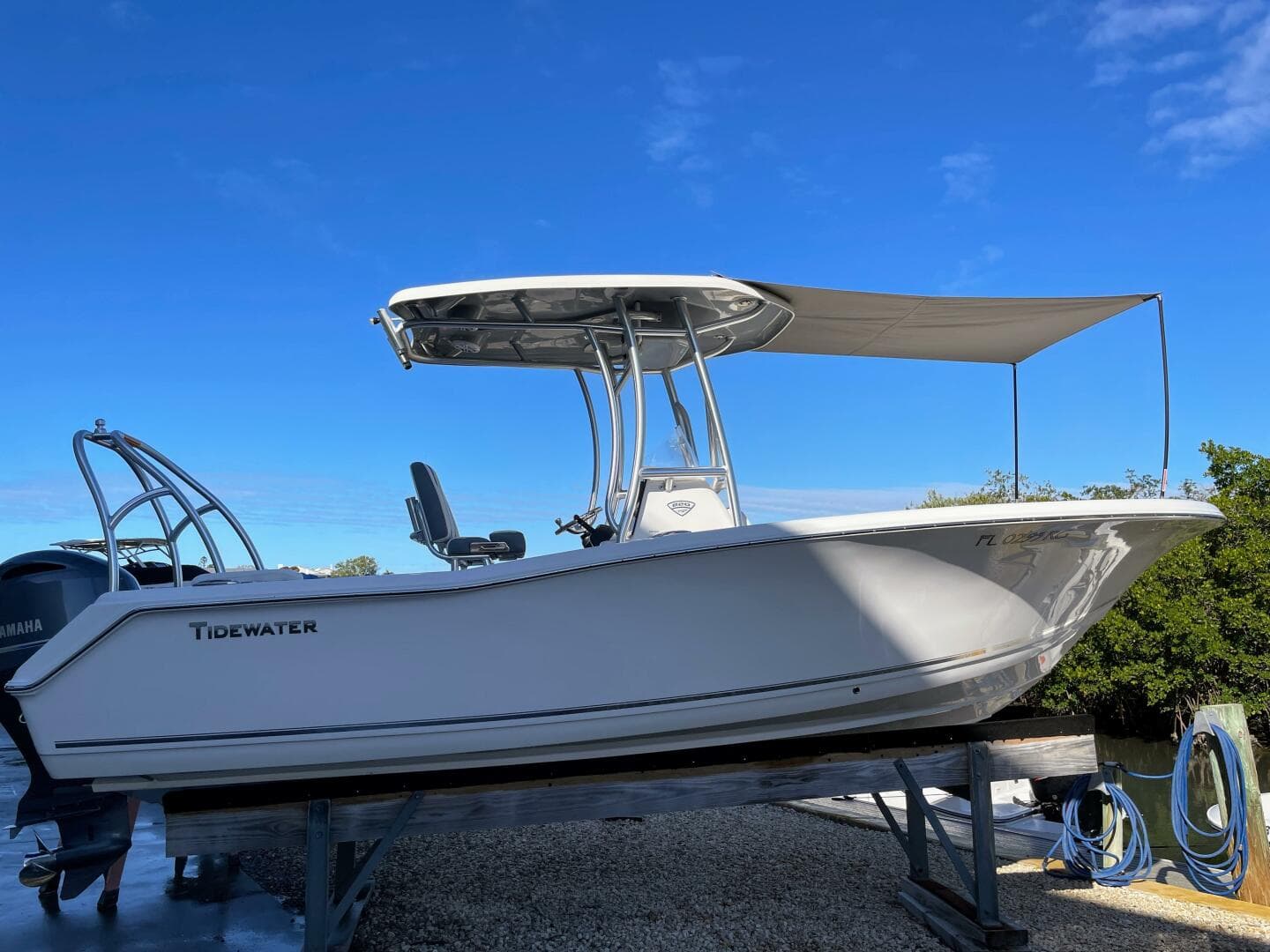 2017 Tidewater 220LXF