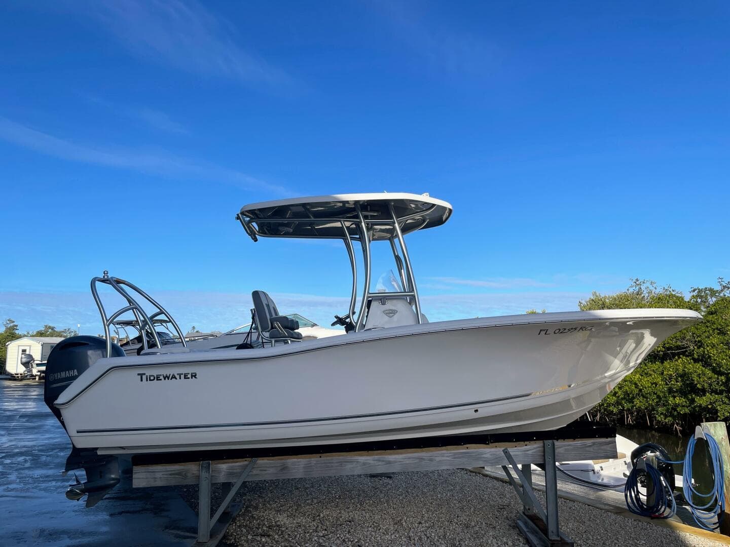 2017 Tidewater 220LXF