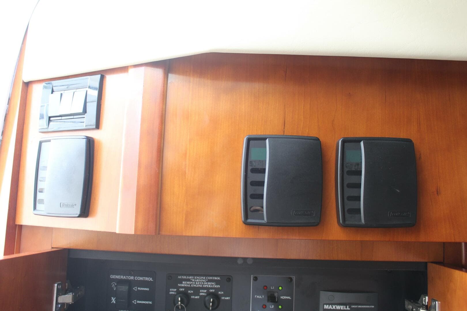 2007 Cruisers Yachts 420 Express