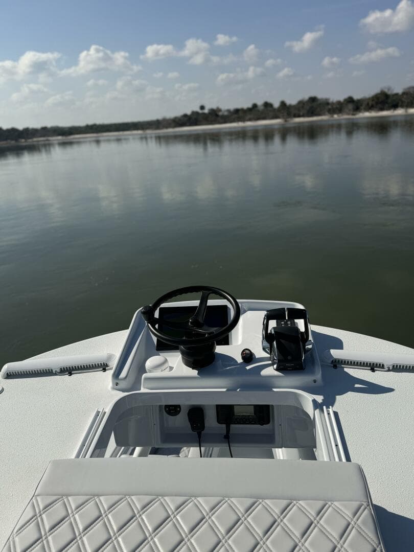 2025 Yellowfin 26 Hybrid