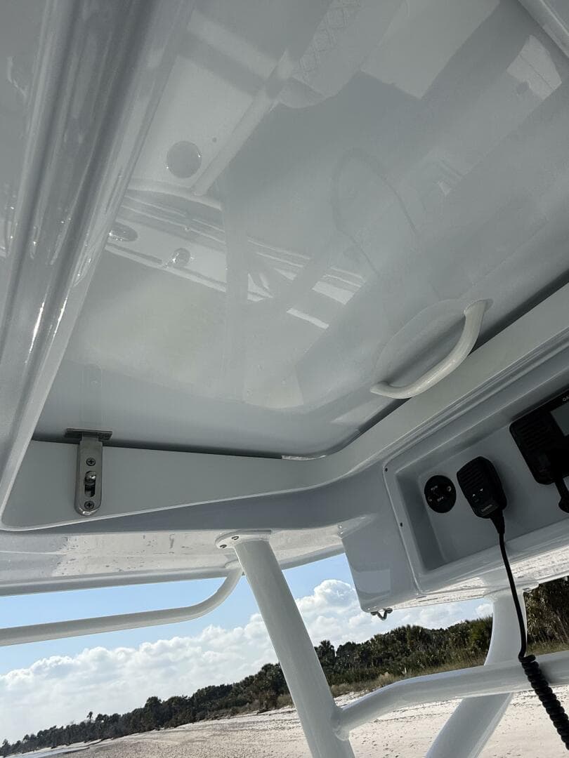 2025 Yellowfin 26 Hybrid