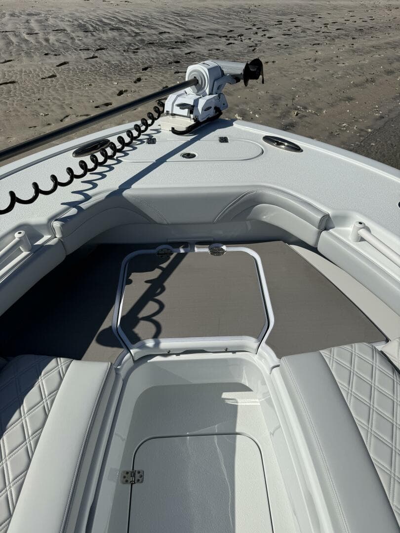 2025 Yellowfin 26 Hybrid