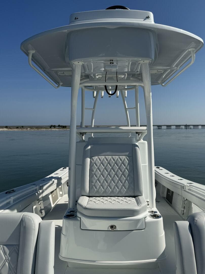 2025 Yellowfin 26 Hybrid