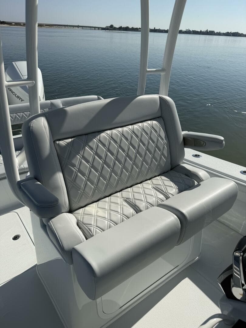 2025 Yellowfin 26 Hybrid