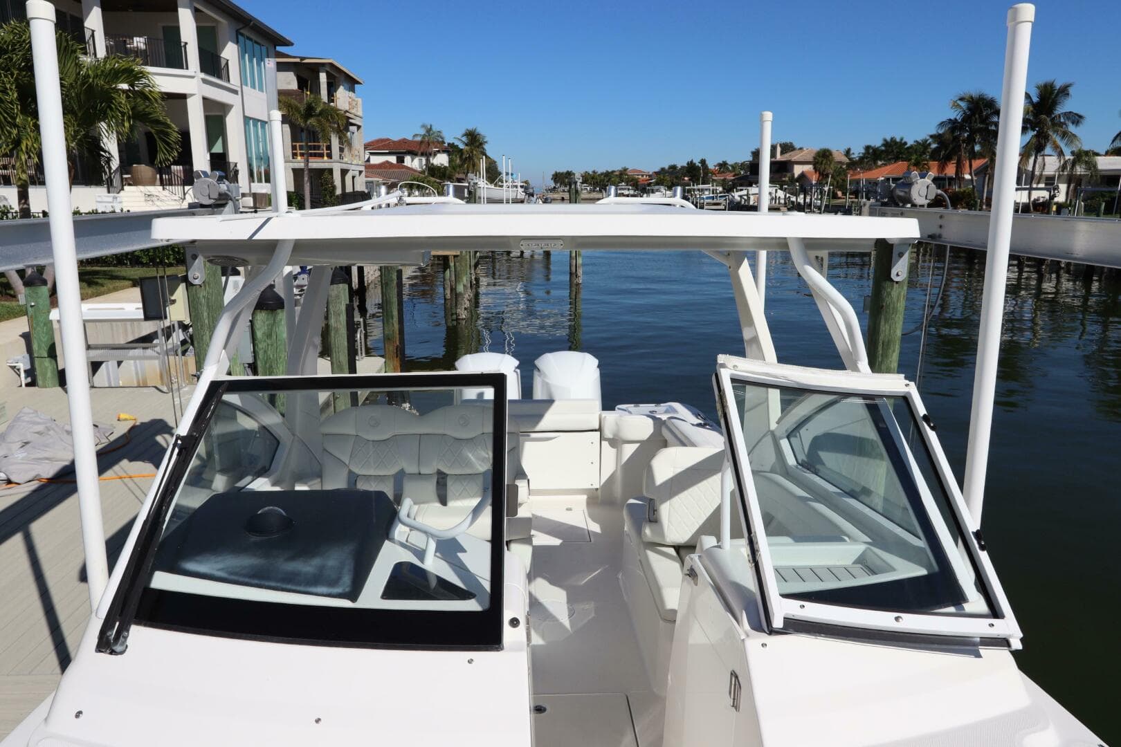 2021 Edgewater 262CX Crossover