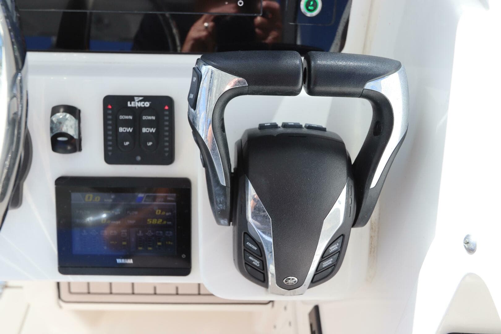 2021 Edgewater 262CX Crossover