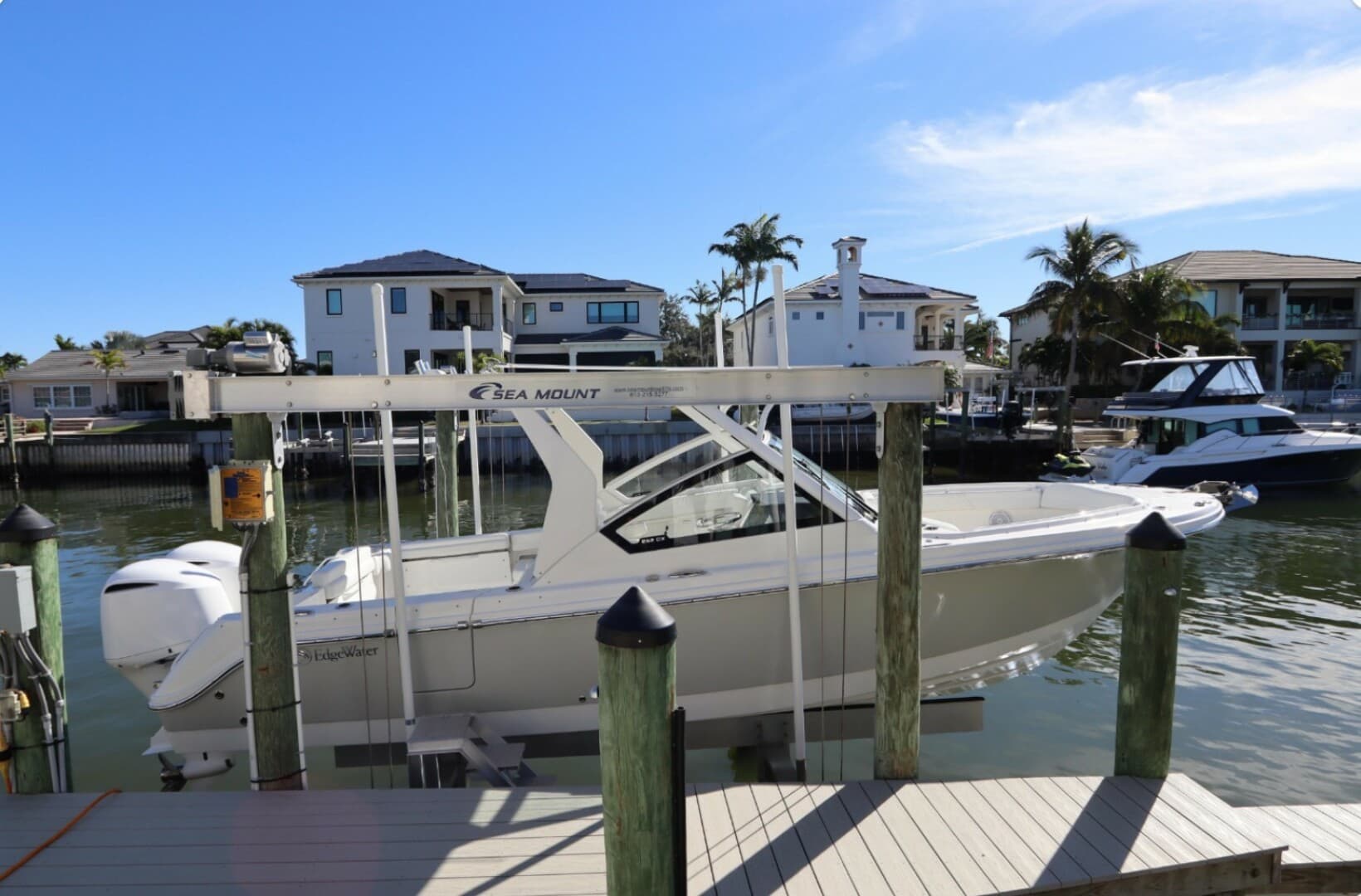 2021 Edgewater 262CX Crossover