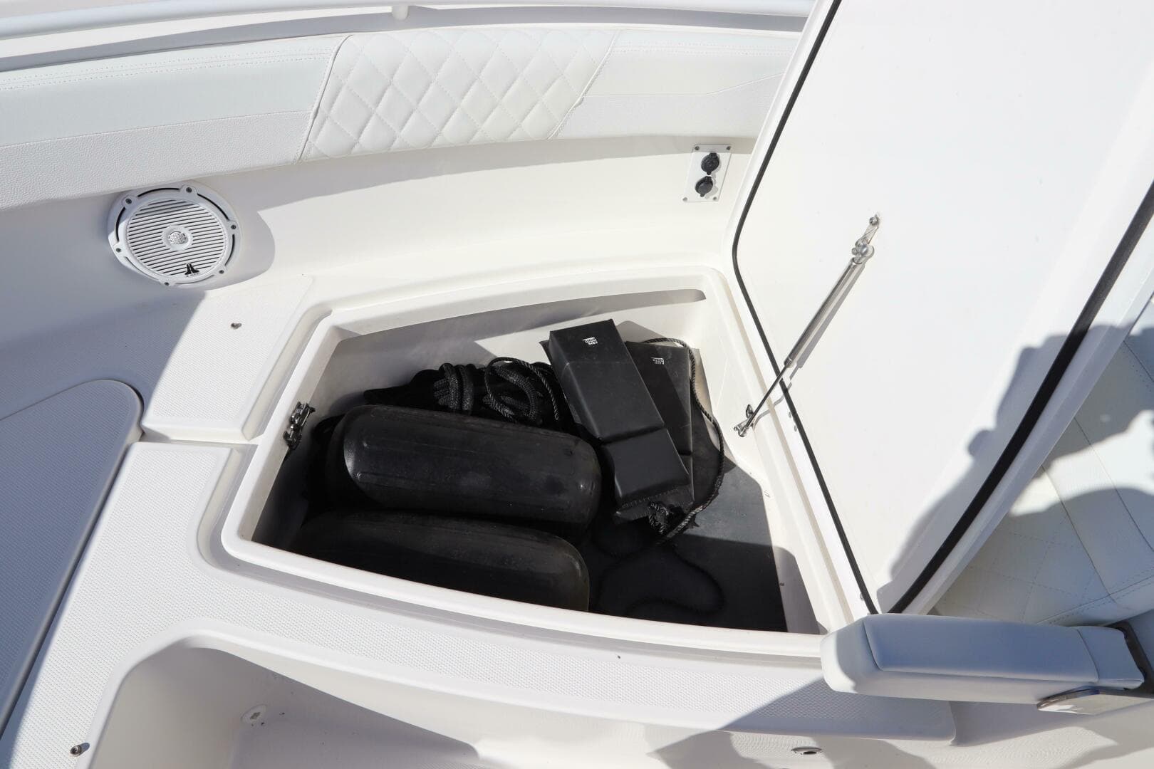 2021 Edgewater 262CX Crossover