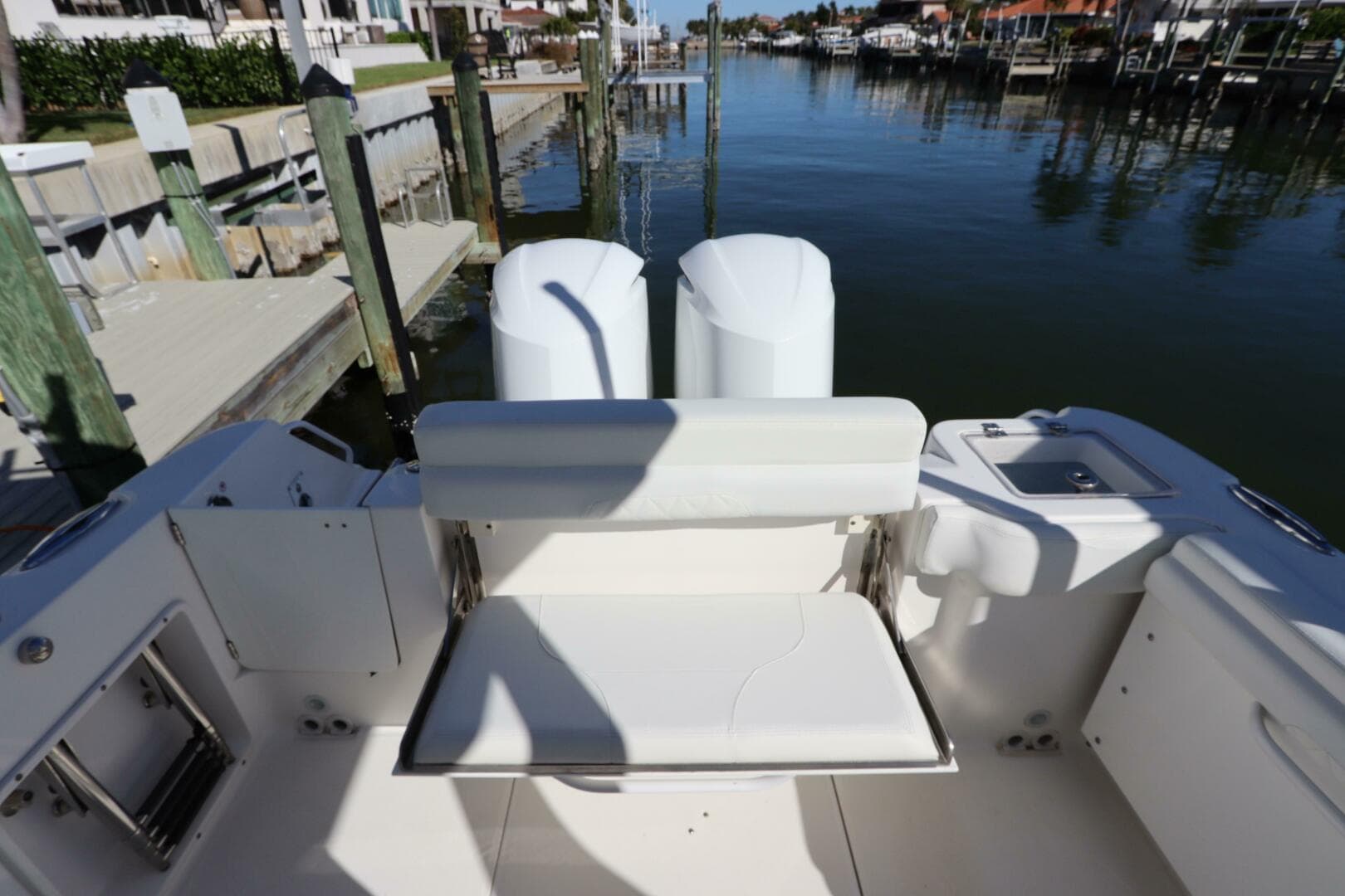 2021 Edgewater 262CX Crossover