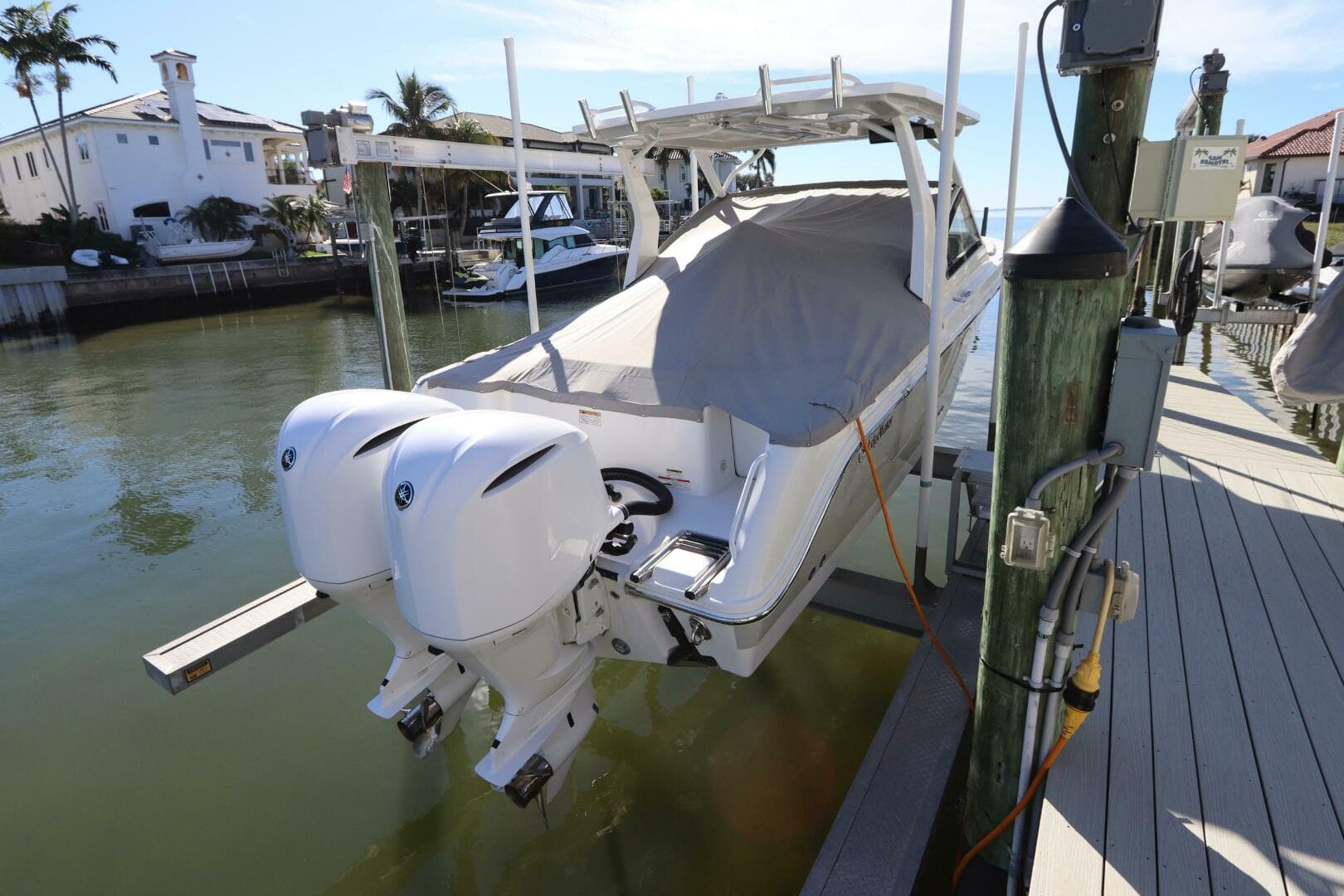 2021 Edgewater 262CX Crossover