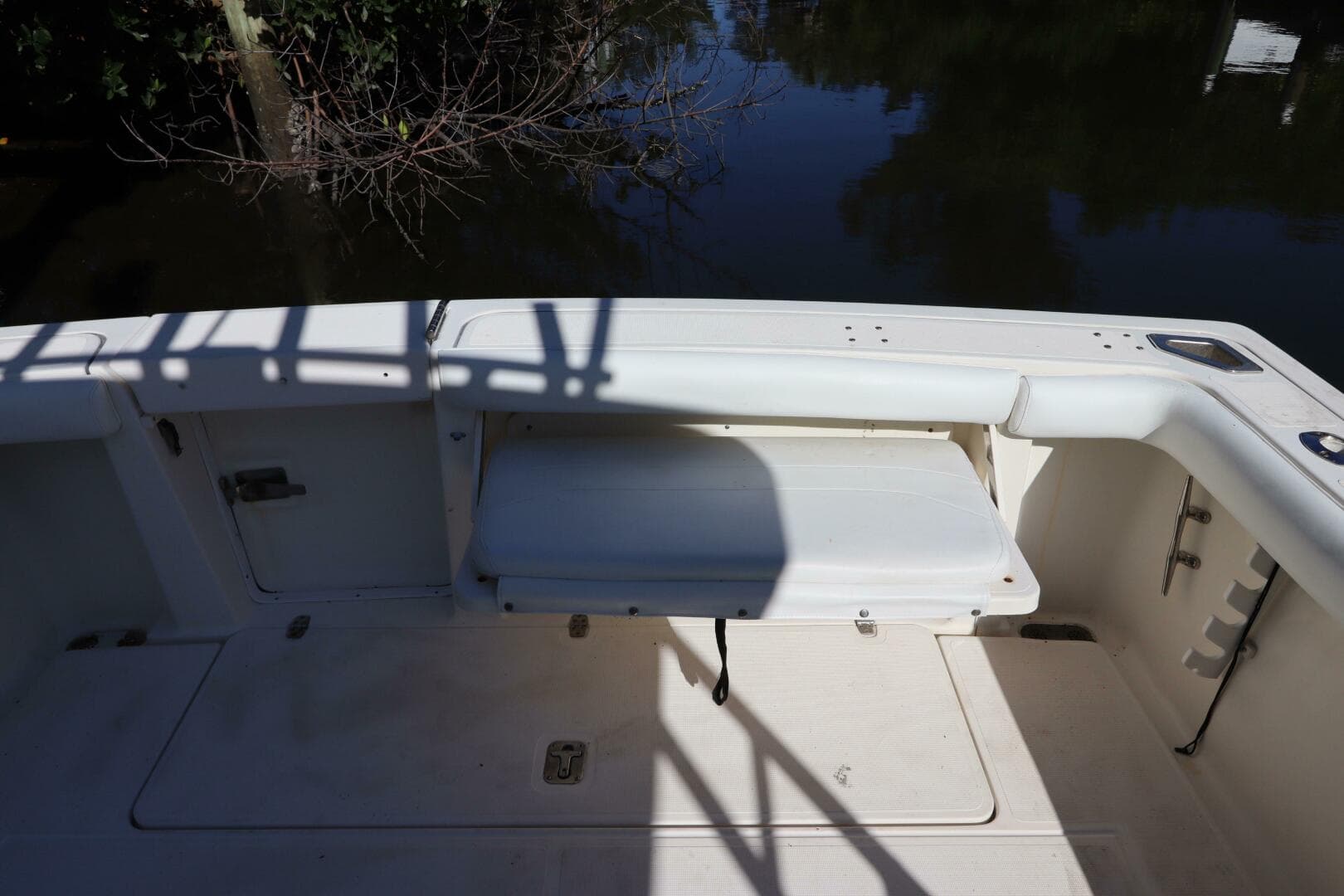 2000 Pursuit 3000 Express