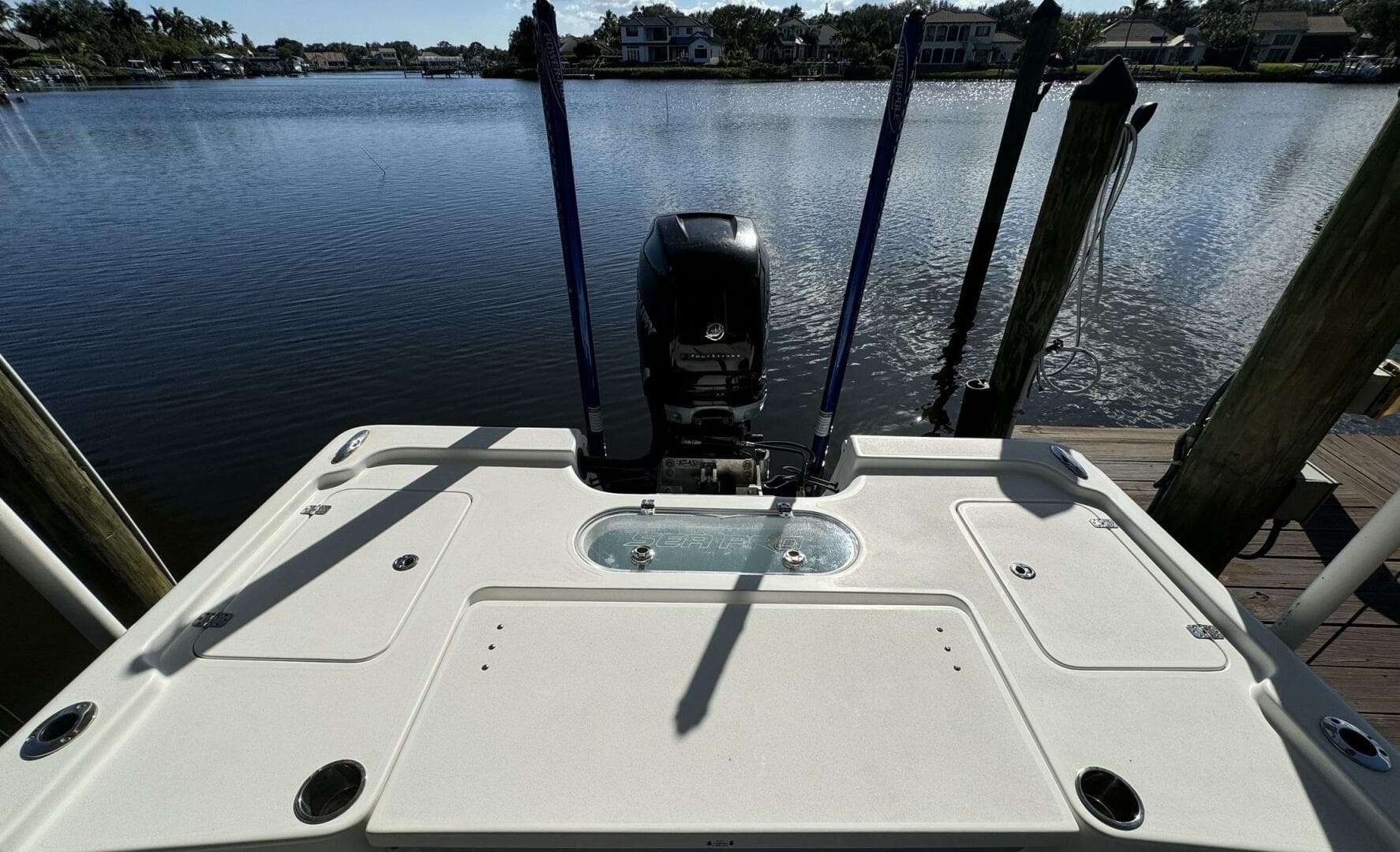 24 SeaPro 2019 Aft Clear