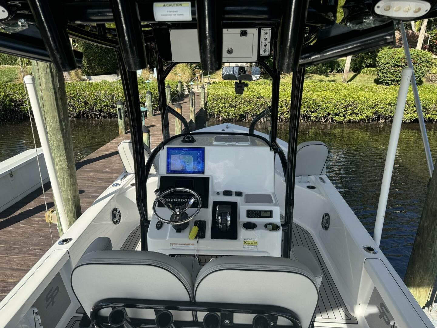 24 SeaPro 2019 Helm Overview