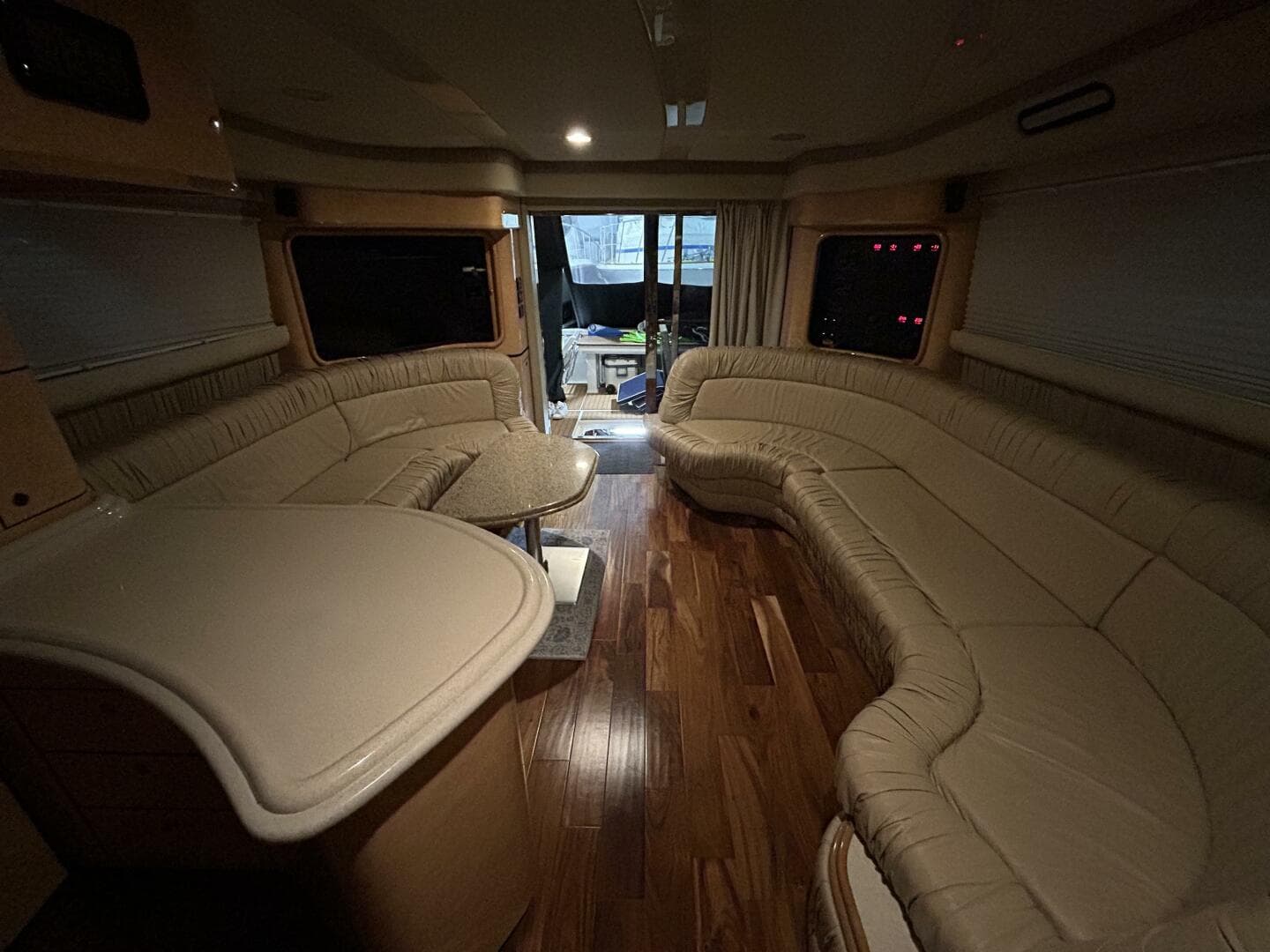 1999 Sea Ray 560 Sedan Bridge