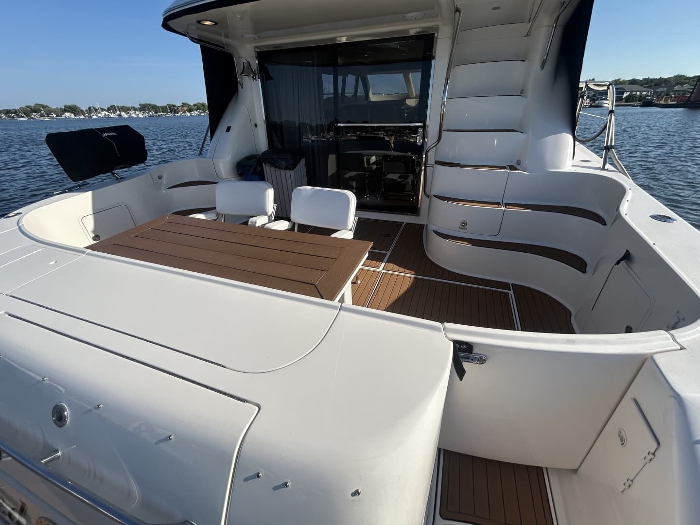 1999 Sea Ray 560 Sedan Bridge