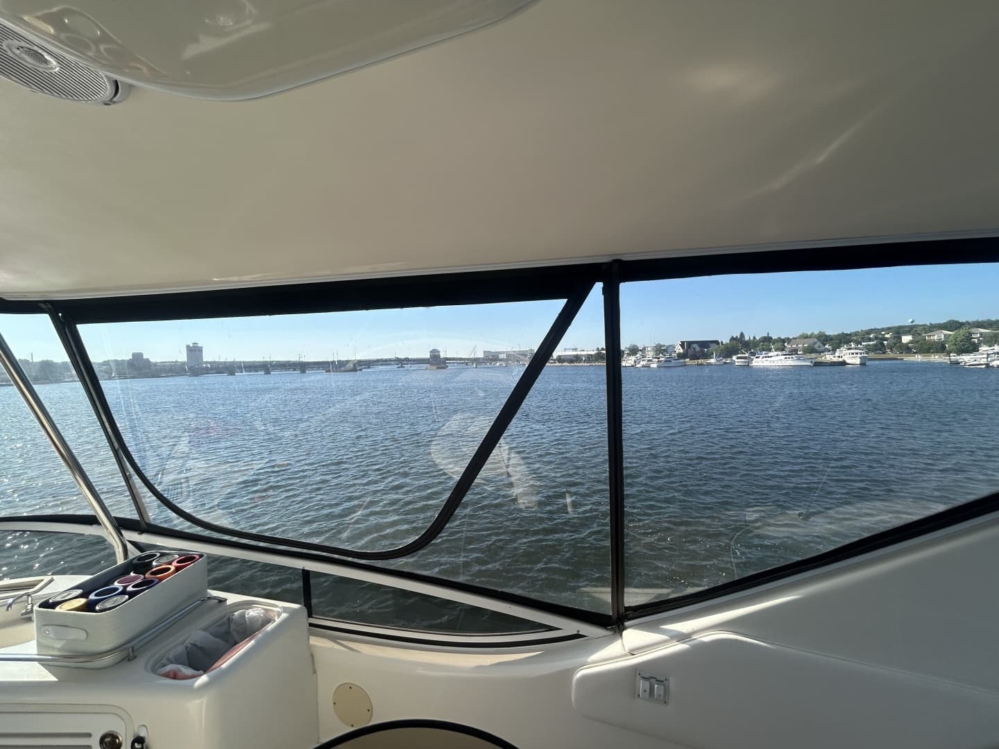 1999 Sea Ray 560 Sedan Bridge