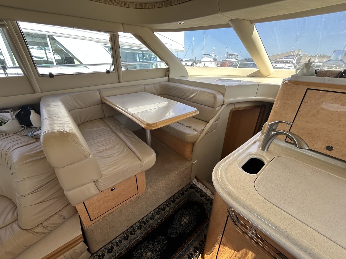 1999 Sea Ray 560 Sedan Bridge