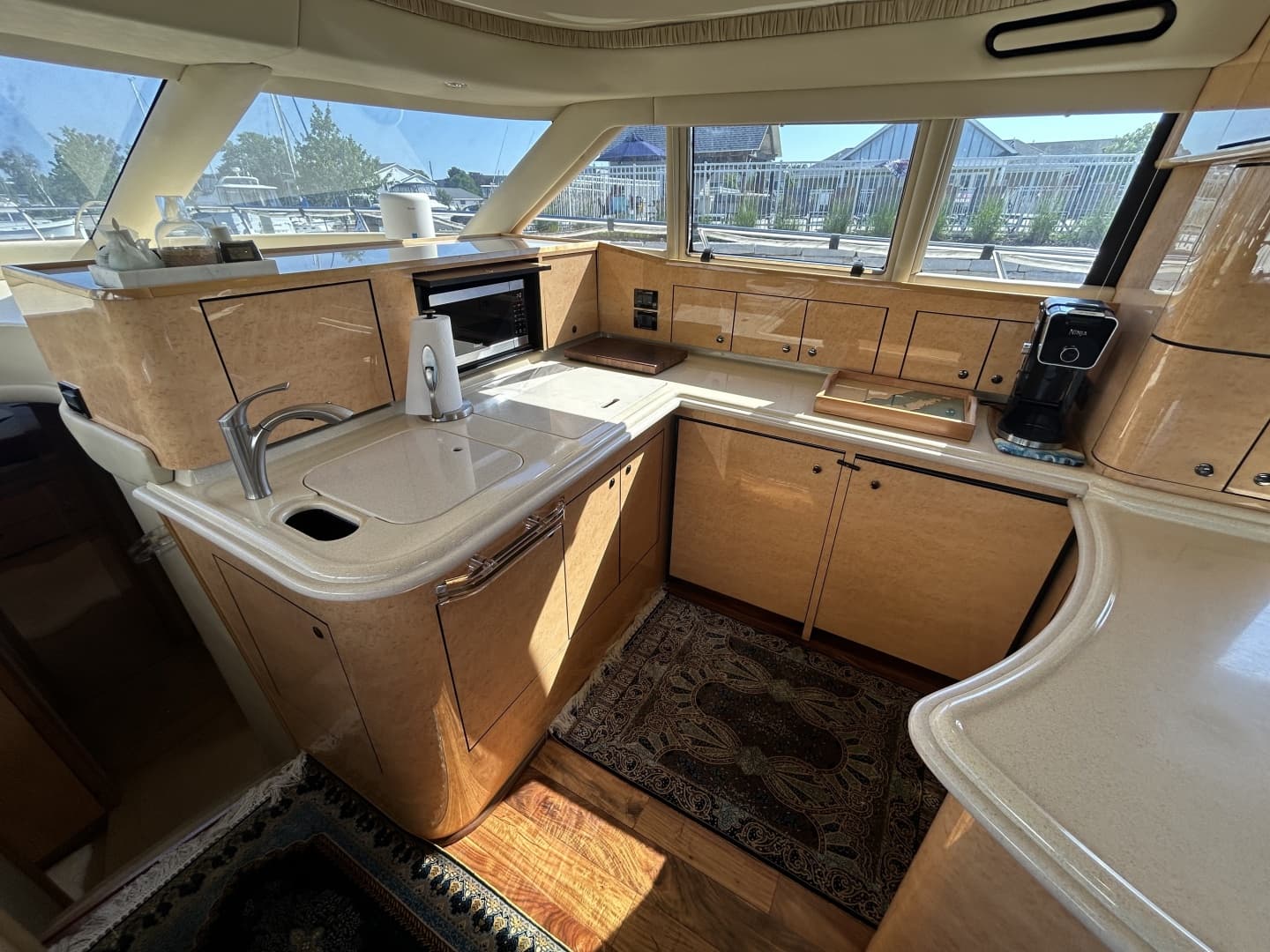 1999 Sea Ray 560 Sedan Bridge