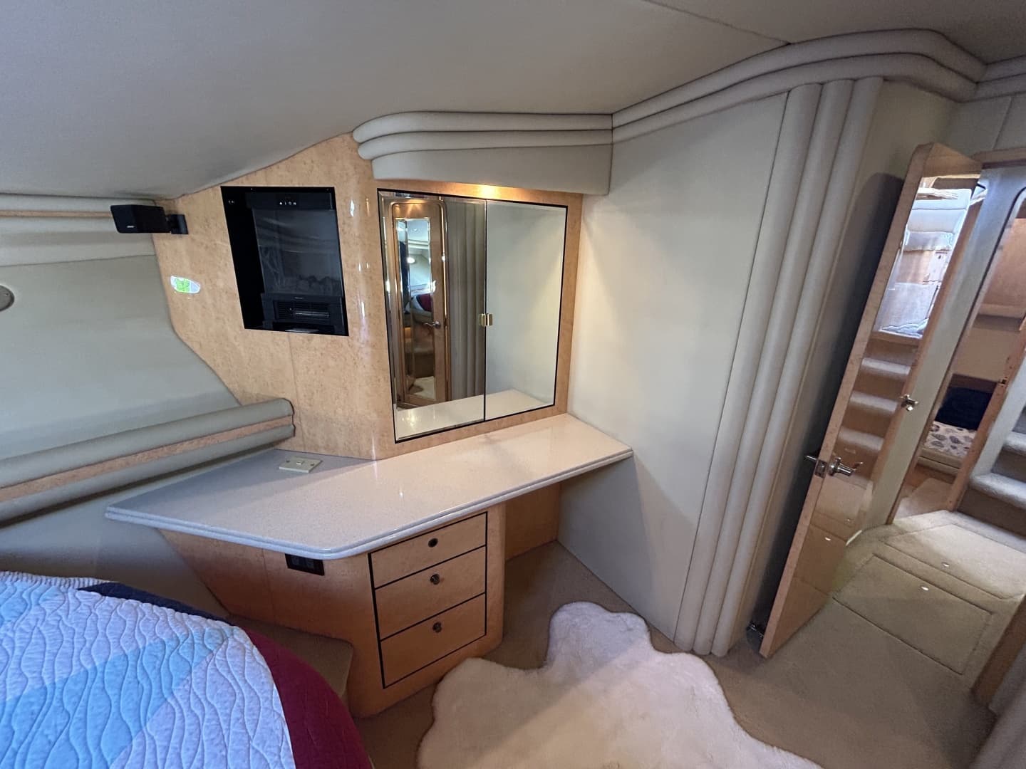 1999 Sea Ray 560 Sedan Bridge
