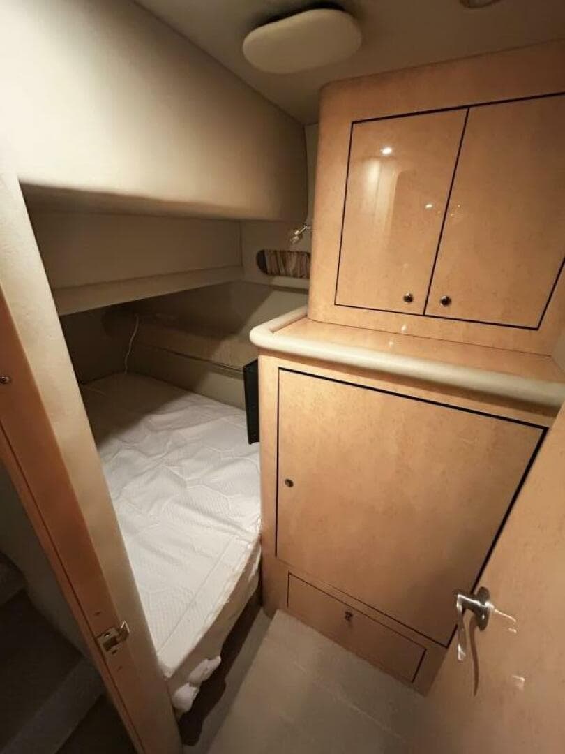 1999 Sea Ray 560 Sedan Bridge